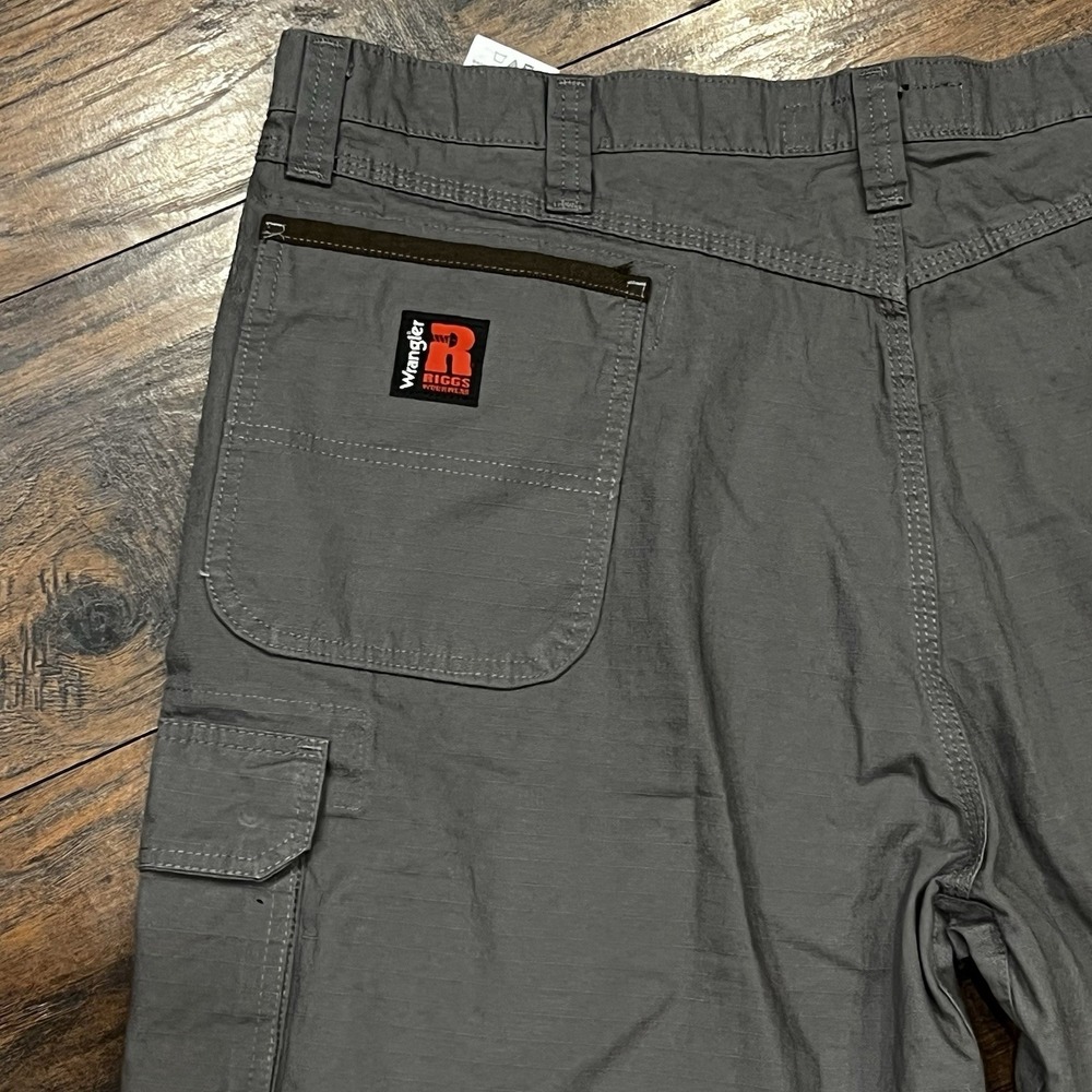 Wrangler Riggs Workwear Ripstop Ranger Cargo Short, Men's Size 42, Slate - Picture 4 of 10
